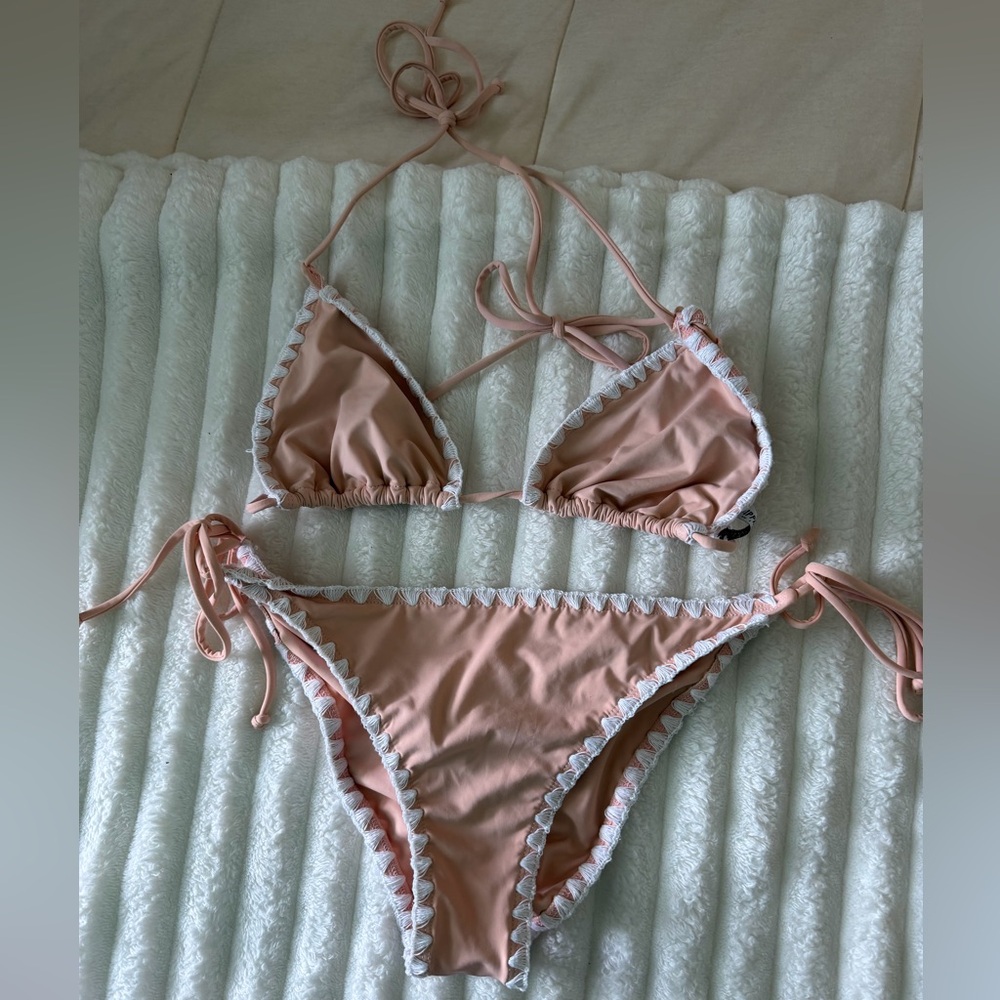 Dippin Daisy’s Pink Ruffle Trim Bikini Set